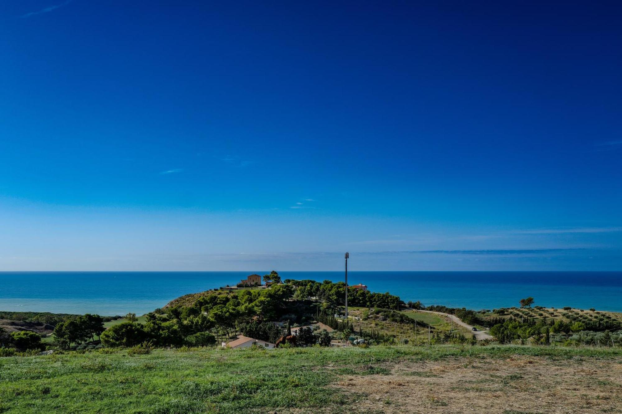 B&B L'Eden Di Capo Bianco มอนตาลเลโกร ภายนอก รูปภาพ