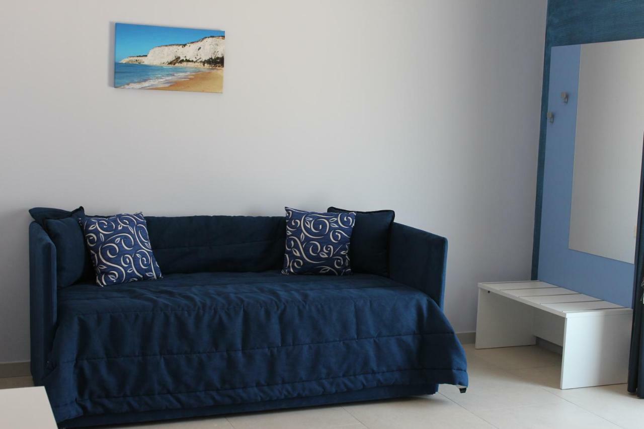 B&B L'Eden Di Capo Bianco มอนตาลเลโกร ภายนอก รูปภาพ