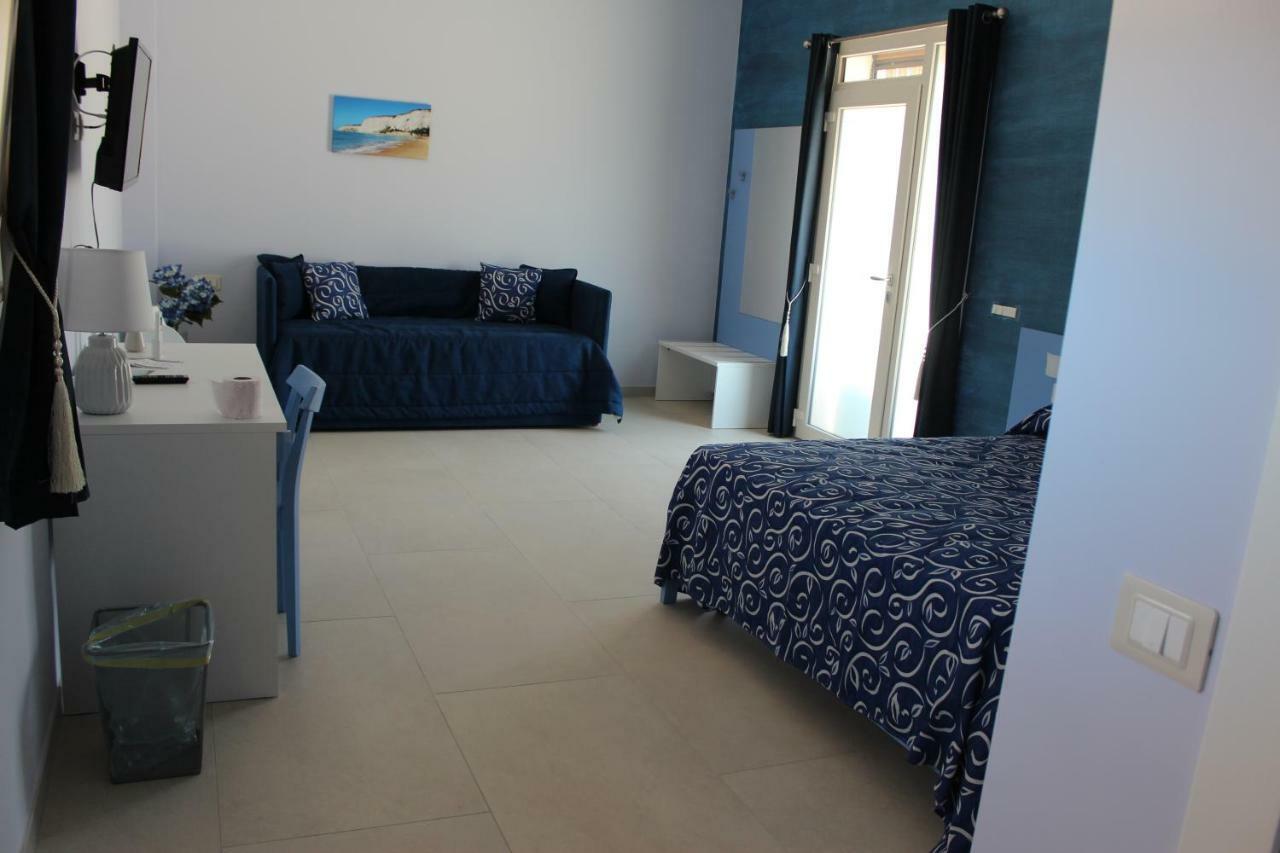 B&B L'Eden Di Capo Bianco มอนตาลเลโกร ภายนอก รูปภาพ